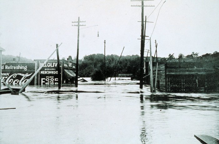 Image ID: wea00726, NOAA's National Weather Service (NWS) Collection Photographer: Archival Photography by Steve Nicklas, NOS, NGS